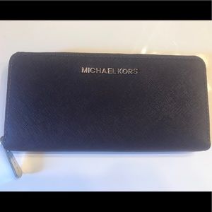 Michael Kors Jet Set Zip Around IRIS Wallet